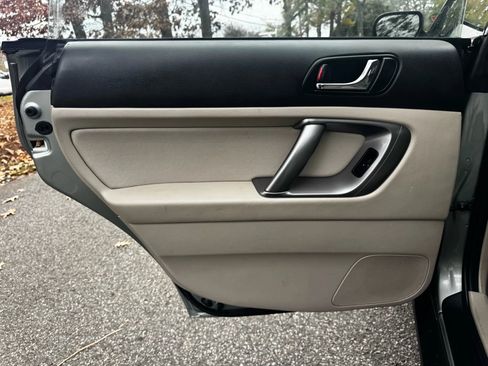 Used 2009 Subaru Outback 2.5i Special Edition image 12