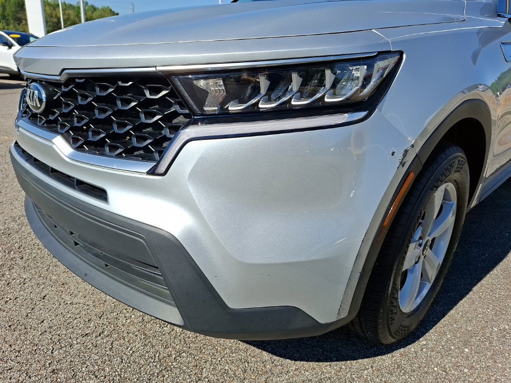 Used 2021 Kia Sorento LX FWD image 9