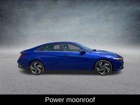 Used 2025 Hyundai Elantra Limited FWD image 7