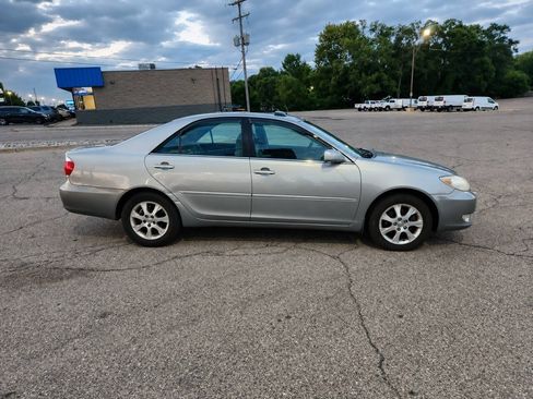 Used 2006 Toyota Camry XLE FWD image 3