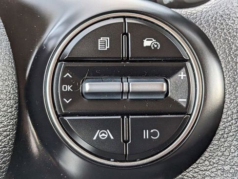 Used 2025 Kia Soul LX image 14