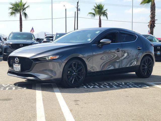 Used 2020 MAZDA MAZDA3 Hatchback FWD image 2