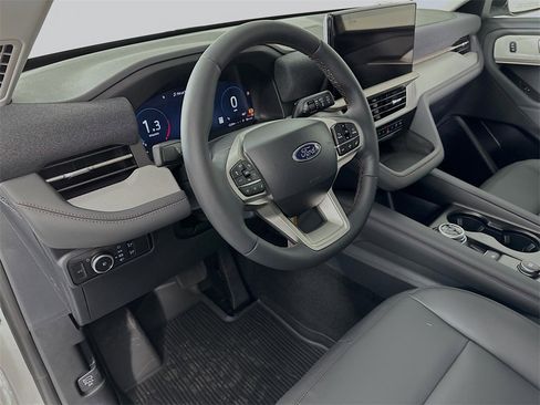 New 2026 Ford Explorer Active w/ Active Comfort Package image 9