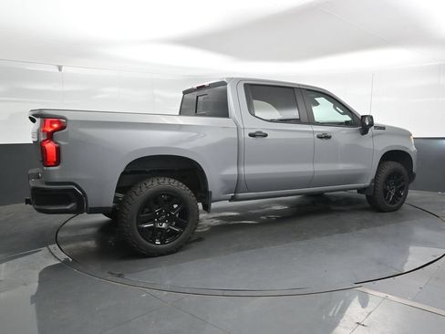 Used 2024 Chevrolet Silverado 1500 LT Trail Boss w/ Convenience Package II AWD/4WD image 4