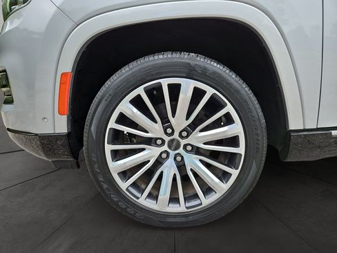 Used 2022 Jeep Grand Wagoneer Series III AWD/4WD image 14