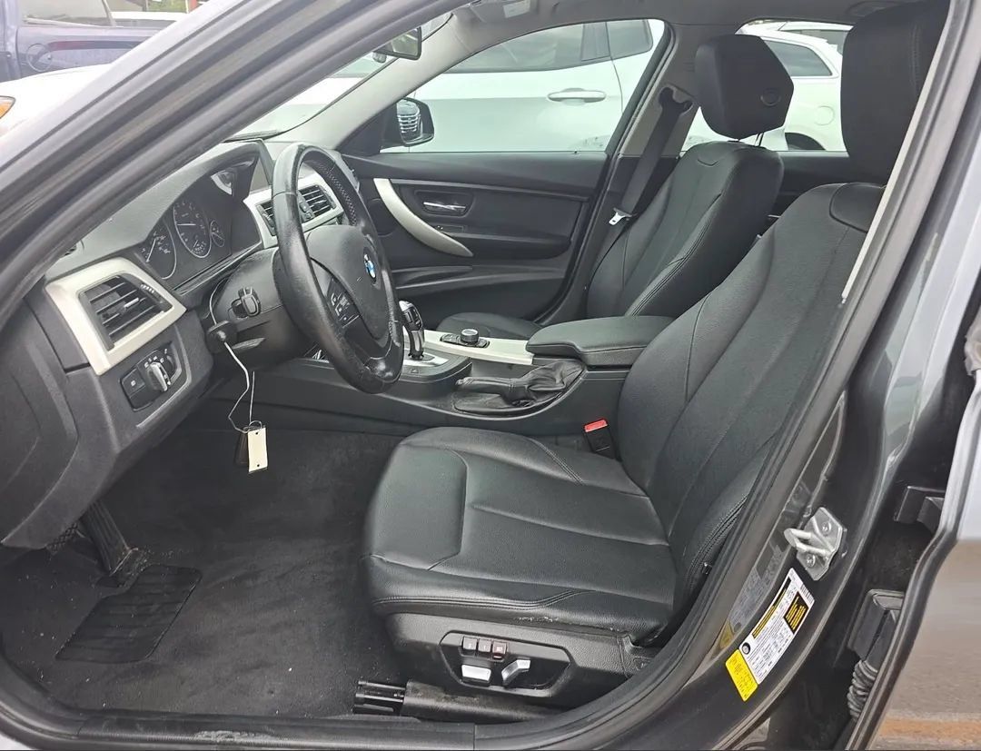 Used 2016 BMW 320i Sedan RWD image 7