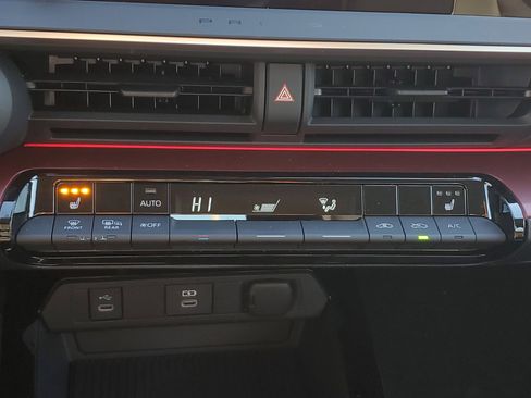 Used 2024 Toyota Prius Prime Premium image 26