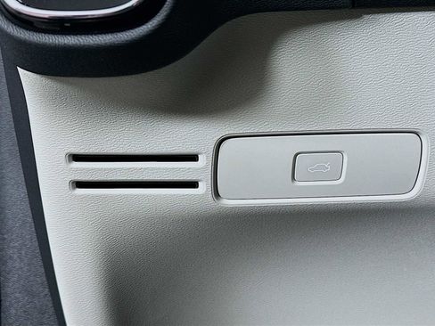 New 2026 Volvo XC40 B5 Ultra w/ Climate Package AWD/4WD image 10