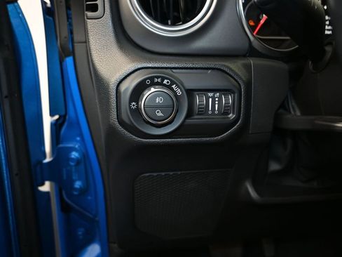 Used 2022 Jeep Gladiator Rubicon w/ LED Lighting Group AWD/4WD image 12