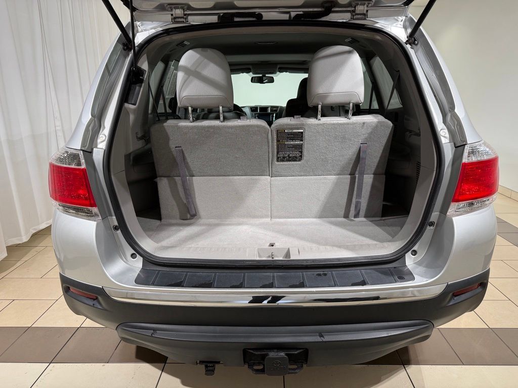 Used 2013 Toyota Highlander Limited AWD/4WD image 11