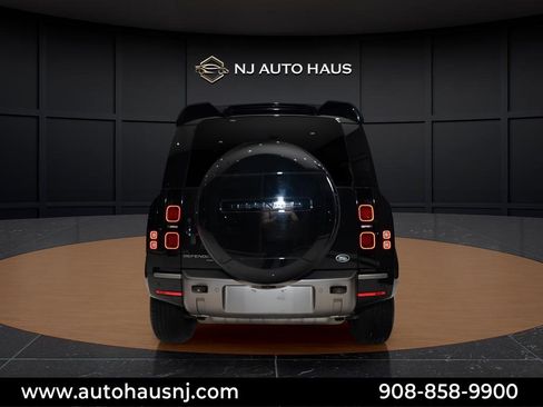 Used 2023 Land Rover Defender 110 X-Dynamic SE image 7