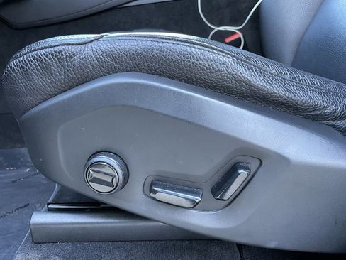 Used 2023 Volvo XC90 B6 Plus image 11