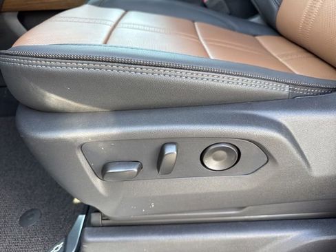 New 2026 Chevrolet Silverado 1500 High Country w/ Technology Package AWD/4WD image 17