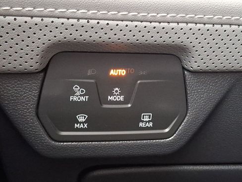 Certified 2024 Volkswagen Atlas Cross Sport SEL R-Line AWD/4WD image 26