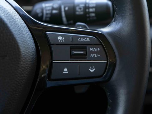 Used 2025 Honda Pilot EX-L image 18