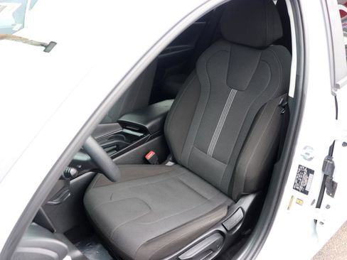 Used 2024 Hyundai Elantra SE FWD image 11