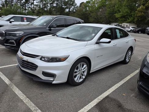 Used 2017 Chevrolet Malibu LT w/ Leather Package image 14