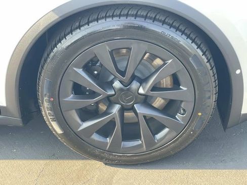 Used 2023 Tesla Model X AWD/4WD image 36