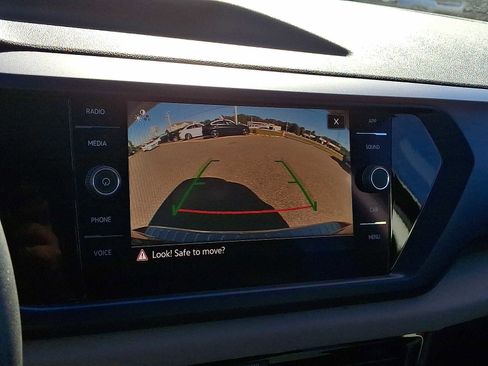 Used 2022 Volkswagen Taos SE image 19