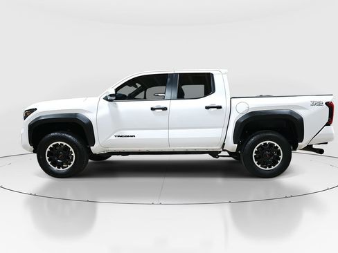 Used 2024 Toyota Tacoma TRD Off-Road image 8