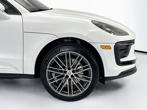 Used 2026 Porsche Macan AWD/4WD image 11