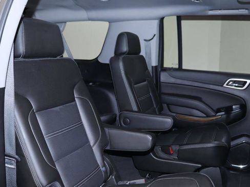 Used 2020 GMC Yukon XL Denali w/ Denali Premium Package AWD/4WD image 25