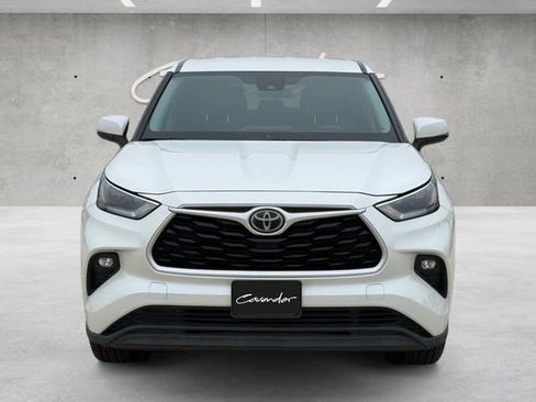 Used 2021 Toyota Highlander LE FWD image 18