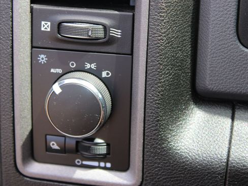 Used 2019 RAM 1500 Tradesman w/ Chrome Plus Package AWD/4WD image 21
