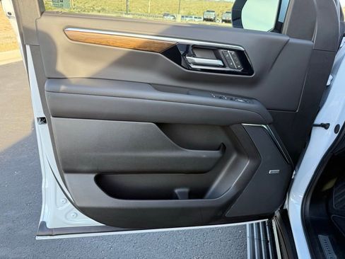 New 2026 Chevrolet Suburban High Country image 23