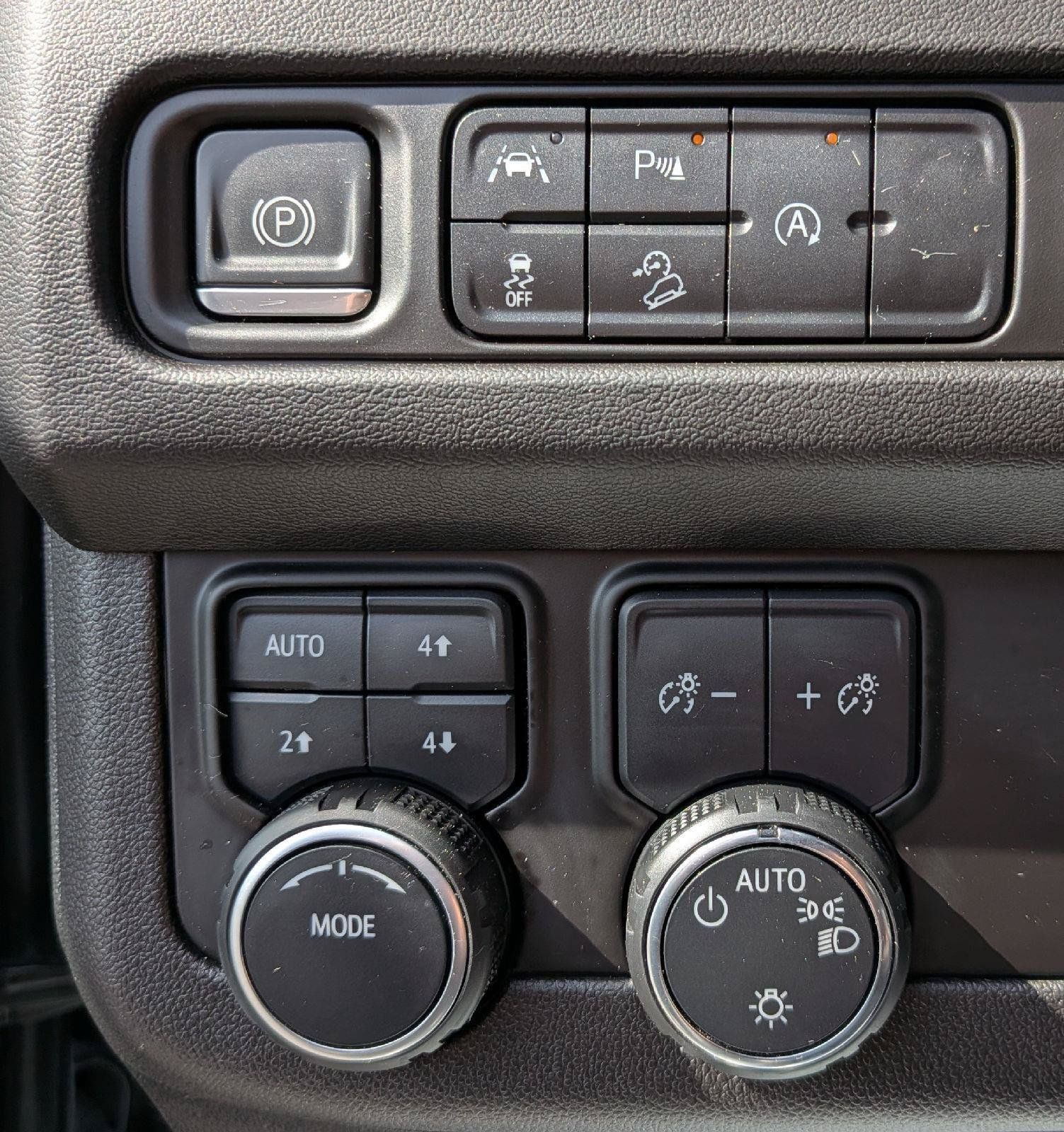 Used 2023 Chevrolet Tahoe Z71 AWD/4WD image 17