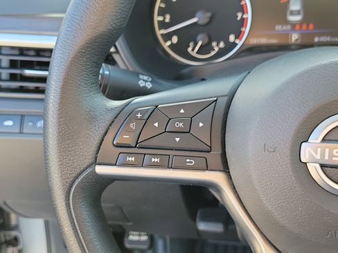 Used 2024 Nissan Altima 2.5 SV image 23