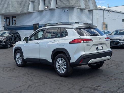 Used 2024 Toyota Corolla Cross LE image 6