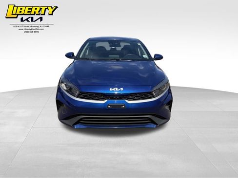 Used 2023 Kia Forte LXS FWD image 2