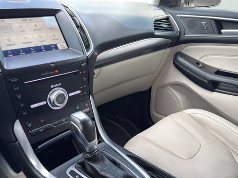 Used 2018 Ford Edge Titanium w/ Equipment Group 301A FWD image 18