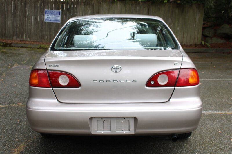 Used 2001 Toyota Corolla LE w/ Extra Value Pkg 2 FWD image 10