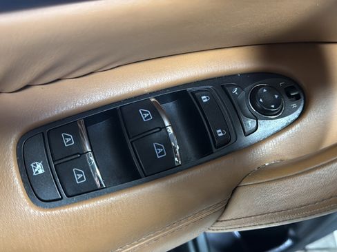 Used 2016 INFINITI QX80 4WD w/ Signature Edition Package image 15