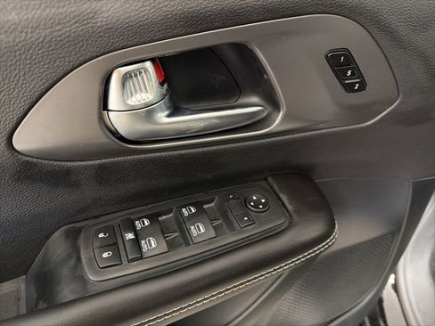 New 2026 Chrysler Pacifica Select w/ S Appearance Package image 11