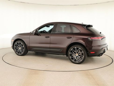 Used 2023 Porsche Macan Turbo image 3
