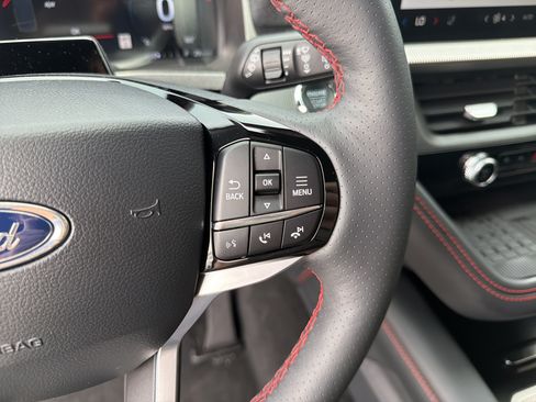Used 2025 Ford Explorer ST-Line w/ Premium Package RWD image 31