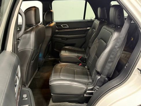 Certified 2017 Ford Explorer Platinum image 37