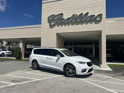 Used 2022 Chrysler Pacifica Pinnacle