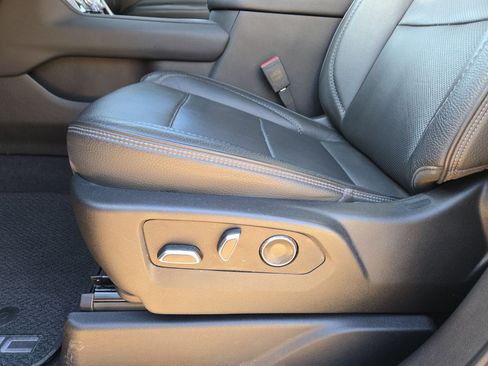Used 2021 GMC Yukon Denali w/ Denali Premium Package AWD/4WD image 17