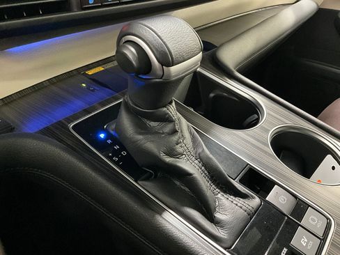 Used 2021 Toyota Sienna Limited image 16