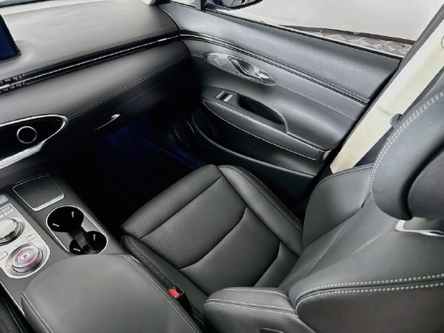 Used 2023 Genesis GV70 2.5T w/ Select Package AWD/4WD image 23