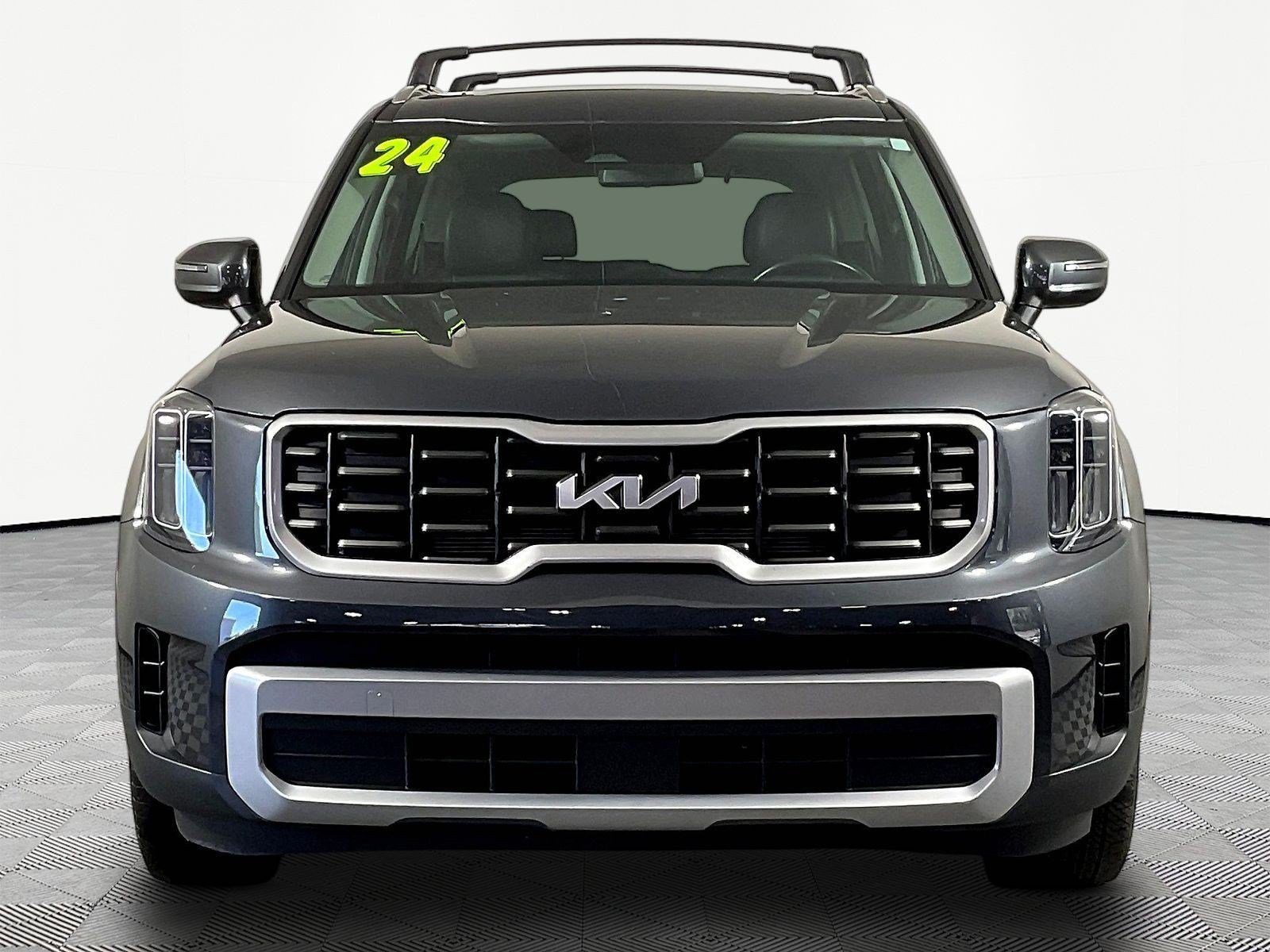 Certified 2024 Kia Telluride S w/ S Sunroof Package AWD/4WD image 2