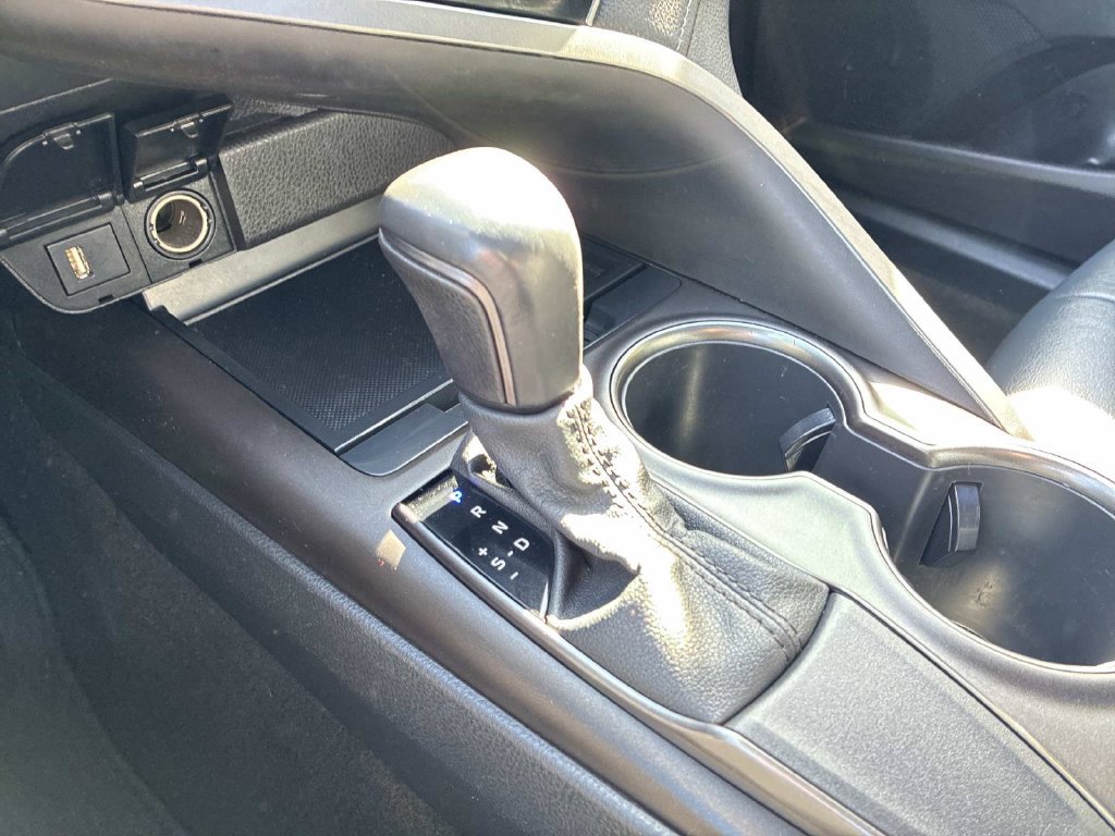 Used 2021 Toyota Camry SE w/ Cold Weather Package FWD image 27