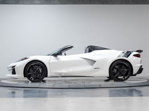 Used 2024 Chevrolet Corvette E-Ray w/ Stealth Interior Trim Package AWD/4WD image 51
