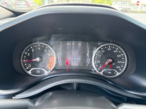 Used 2023 Jeep Renegade Latitude AWD/4WD image 13