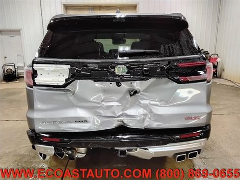 Used 2025 GMC Acadia Denali w/ Super Cruise Package image 8