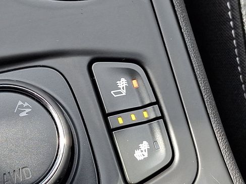 Used 2024 GMC Terrain SLT AWD/4WD image 31